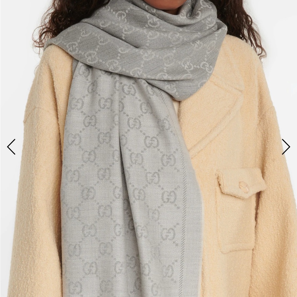 Gucci GG Wool scarf with original box
